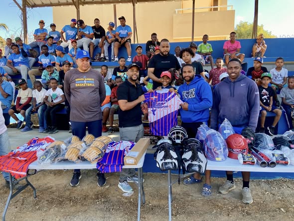 ENTREGAMOS EL REMOZAMIENTO DEL PLAY MUNICIPAL DE PEDRO SANTANA